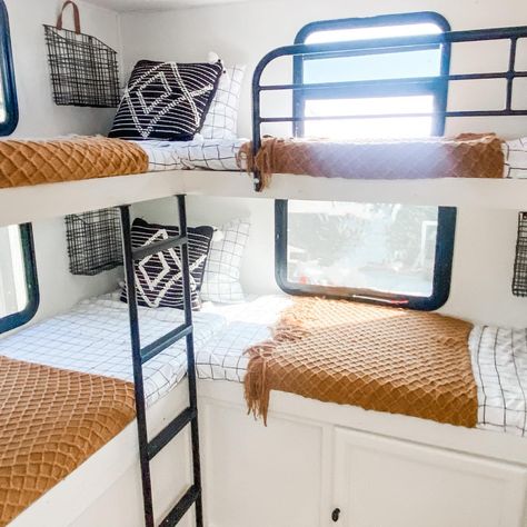 Rv Bunkroom, Camper Bunk Bed Ideas, Rv Bunk Room, Camper Bunk Beds, Rv Bunk Beds, Mobile Home Exteriors, Camper Interior Design, Camper Trailer Remodel, Vintage Camper Remodel