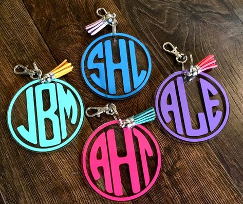 Gift Bachelorette Party, Bachelorette Party Gift, Monogram Keychain, Wooden Keychain, Acrylic Keychains, Personalized Acrylic, Circle Monogram, Keychain Design, Diy Cricut