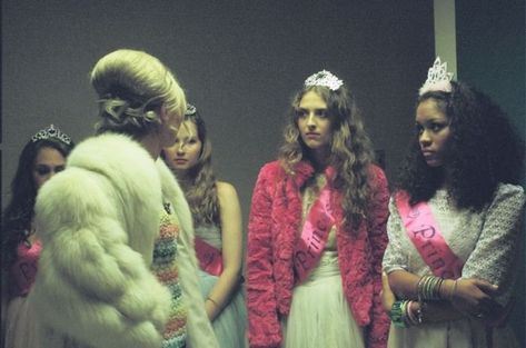 Beauty Pageant Aesthetic, Pageant Aesthetic, Petra Collins, Pageant Girls, Queen Aesthetic, Prom Queens, Film Inspiration, Miss World, Beauty Pageant