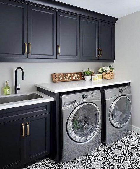 8,031 mentions J’aime, 86 commentaires – Cecelia (@thewelldressedhouse) sur Instagram : Laundry Room Decor | Home Decor | Rustic | Farmhouse | Farm House | Country Home | Laundry Room Ideas | House Ideas | Mud Room #laundry #laundryroom #homedecor #homeideas #mudroom Basement Laundry Room Makeover, Laundry Room Cabinet Ideas, Room Cabinet Ideas, Laundry Room Cabinet, Luxury Laundry, Room Storage Diy, Basement Laundry Room, Dream Laundry Room, Basement Laundry