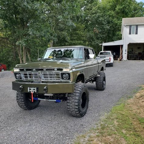 1977 Ford Truck, Tucker Car, Pickup Trucks Camping, Chevy Trucks Older, Nice Trucks, Ranger Truck, Ford Ranger Truck, Future Trucks, Dream Trucks