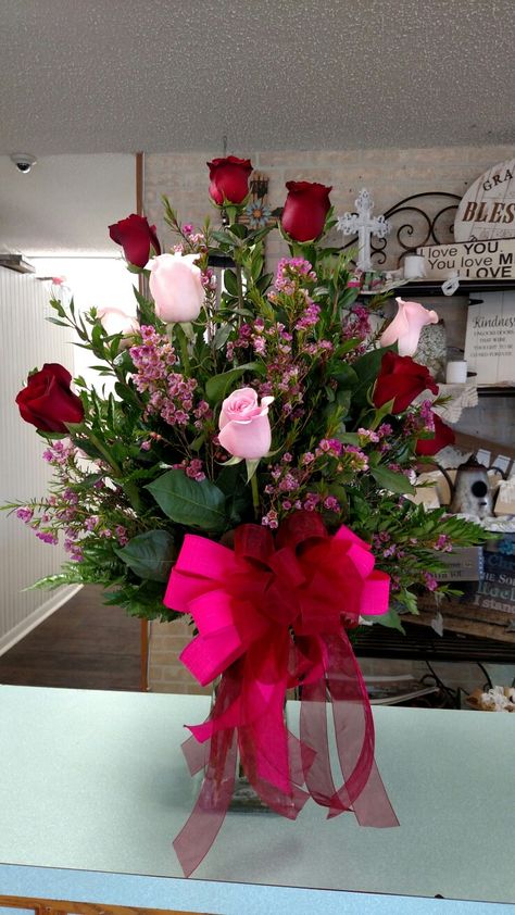 Large Valentine Flower Arrangements, Valentine Fresh Flower Arrangements, Dozen Roses Arrangement Vase, Floral Arrangements Valentines Day, Valentines Arrangements Floral Design, Valentine’s Day Flower Arrangements, Valentine’s Day Floral Arrangements, Dozen Roses Arrangement, Valentine’s Day Bouquet