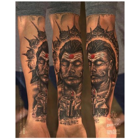 Ravana, who is only known for his vice was actually very virtuous as well. He was extremely wise and very religious and a true devotee of lord shiva. . . . Artist: @sunnybhanushali Studio: @alienstattooindia . . . http://www.itattyou.com . . . #itattyou #tattooartist #tatt #tattoos #forearmtattoo #ink @tattoo.artists #inktalks #tattooart #tattoolife #instaart #ravanatattoo #lordshivatattoo #godtattoo #shivlingtattoo #colourtattoo #blackandgreytattoo #forearmtattoo #mumbai #indiantattooartist Lankesh Ravan Tattoo, Ravana Tattoo Designs, Ravana Tattoo, Lion Chest Tattoo, Latest Tattoo Design, Full Tattoo, God Tattoos, Latest Tattoos, Indian Tattoo