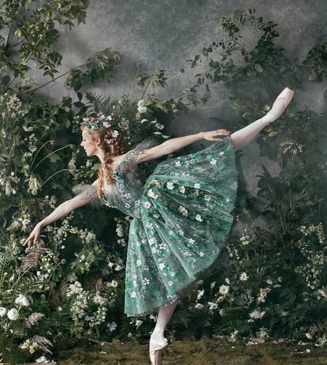 Romantic Tutu, Dream Photo, Dance Forever, Ballet Beauty, Ballet Poses, Ballet Inspiration, Dance Like No One Is Watching, Ballet Art, Ballet Photos