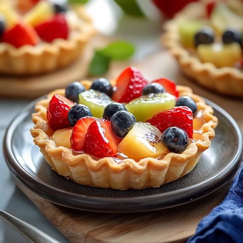 Easy Mini Fruit Tarts Recipe for Any Occasion Fruit Tart Recipe Easy Puff Pastries, Fruit Tart Pie, French Tartlets, Fruit Tarts Mini, Fruit Tarts Recipe, French Fruit Tart, Fruits Tart, Fruit Tart Recipe Mini, Fruit Tart Recipe Easy