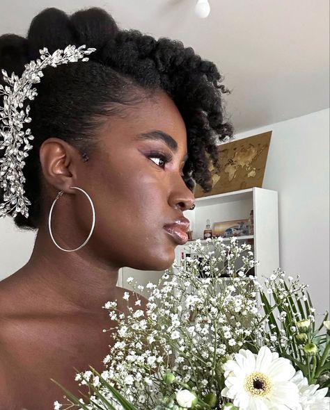 ✨Classy wife aesthetic. Wedding natural hairstyle ideas. Elegant hairstyle ideas. Wifestyle aesthetic. Wedding black women aesthetic. Pretty wedding inspiration @Knawls ✨ #taylajaybeauty #elegant #wedding #beauty #natural #hairstyles #taylajay #wifestyle #weddingideas #pretty #classy #inspiration #updo Natural Hair Wedding Updo, Afro Bridal Hairstyles, Wedding Black Women, Elegant Natural Hairstyles Black, Hair Updo Wedding, Beckham Wedding, Natural Hairstyle Ideas, Natural Hair Updo Wedding, Afro Wedding Hairstyles