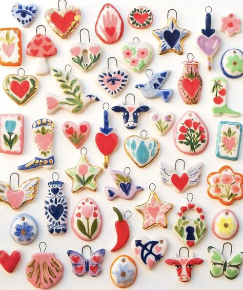 Dry Clay Ideas, Air Dry Clay Ideas, Diy Keramik, Clay Accessories, Clay Magnets, Air Dry Clay Projects, Clay Crafts Air Dry, Pottery Crafts, Clay Ornaments