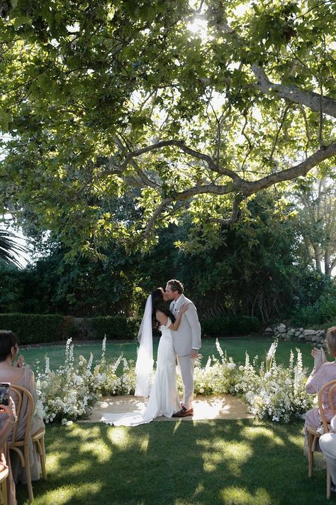 Flower Meadow Wedding Ceremony, Ceremony Garden Wedding, Beach Modern Wedding, Mountain Garden Party Wedding, Beach Lawn Wedding, Ceremony Details Wedding, Modern Coastal Wedding Decor, Grounded Florals Wedding Ceremony, Arden Rose Wedding