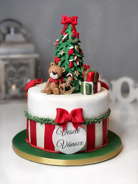 Fondant Christmas Cake, Christmas Birthday Cake, Winter Torte, Santa Cake, Christmas Themed Cake, Fondant Cake Designs, Christmas Cake Designs, New Year's Cake, Christmas Cake Decorations