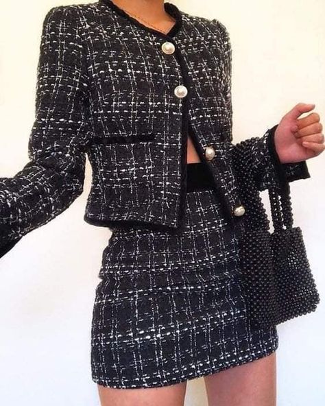 2024 Fits, Mode Chanel, Mini Skirt Set, Black And White Tweed, Chic Fall Outfits, White Tweed, Elegante Casual, Looks Chic, Girly Outfits