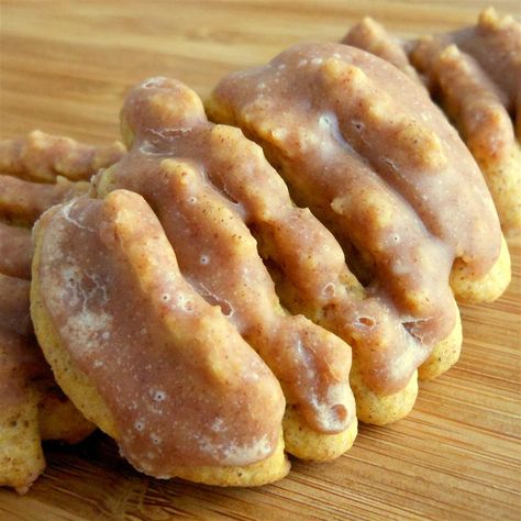 Iced Spiced Pumpkin Spritz Cookies Cookie Press Recipes, Spritz Cookie, Spritz Cookie Recipe, Recipes Cookies, Spritz Cookies, Mini Pizzas, Spiced Pumpkin, Pumpkin Pumpkin, Cookie Press