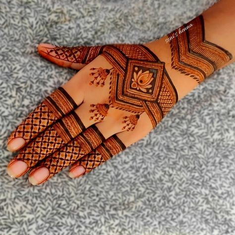 Deepawali Mehndi Designs, Happy Diwali Mehndi Designs, Ahoi Ashtami Mehndi Designs, Sider Mehndi Design Back Hand, Jaya Parvati Mehndi Designs Simple, Back Hend Mahendi Design, Karva Choth Mehndi Design Simple, Mehandi Back Hand, Latest Mehndi Designs Back Hand