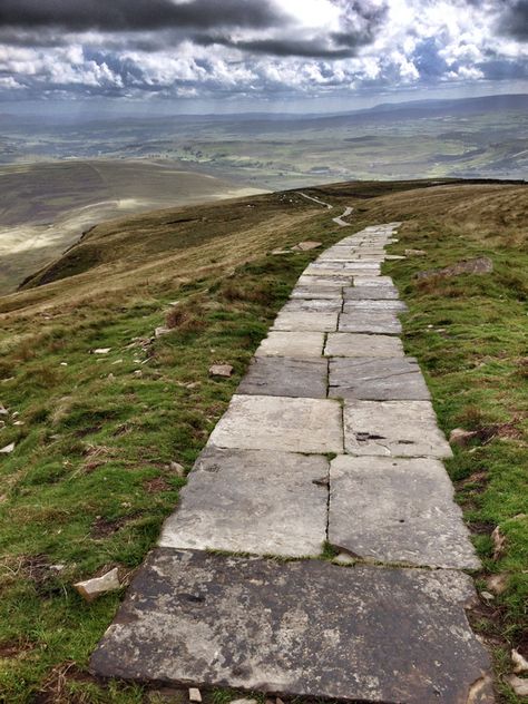 The slow walk on Yorkshire Three Peaks - Pen-y-ghent Yorkshire Three Peaks, Yorkshire Dales National Park, Lake District England, Hiking Europe, Country Walk, Walking Paths, Book Author, Yorkshire Dales, Slow Travel