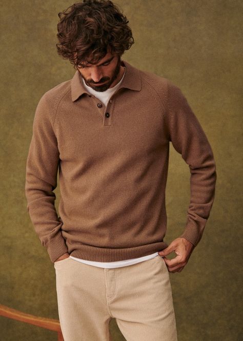 Moreno Sweater - Camel - Recycled wool - Sézane Mens Crewneck Outfit, Sweater Polo Outfits Men, Polo Sweater Outfit, Office Old Money, Old Money Fashion, Beckham Style, Man Dress, Polo Outfit, Money Fashion