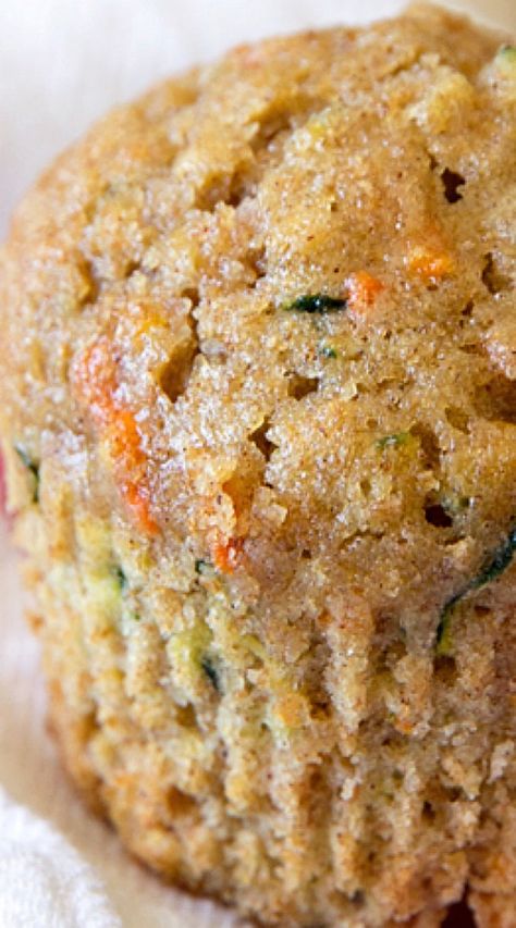 Zucchini Carrot Oatmeal Muffins, Carrot Oatmeal Muffins, Carrot Oatmeal, Zucchini Recipes Dessert, Zucchini Carrot, Resepi Biskut, Homemade Muffins, Oatmeal Muffins, Zucchini Bread Recipes