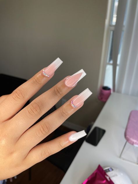 White Nails Design, French Manicure Gel Nails, White Tip Acrylic Nails, Pink And White Nails, Wow Nails, French Tip Nail Designs, Long Acrylic Nail Designs, Ombre Acrylic Nails, White Acrylic Nails