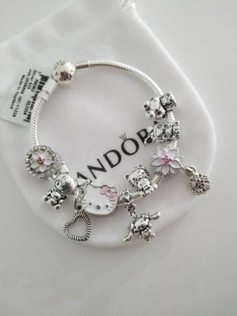 Pandora Bracelet Charms Ideas, Girly Bracelets, Pandora Bracelet Designs, Hello Kitty Jewelry, Bracelet Pandora, Wrist Jewelry, Jewelry Accessories Ideas, Clasp Bracelet, Pandora Bracelet Charms