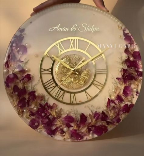 Flower Resin Clock, Resin Art Clock, Flower Clock, Flowers Petals, Diy Resin Art, Diy Resin Crafts, Resin Flowers, Orchid Flower, Epoxy Resin