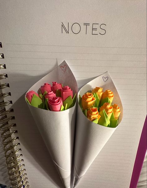 #paperroses Things To Make With Paper, Paper Bouquet Diy, Flowers Paper Craft, Homemade Gifts For Boyfriend, Make Paper Flowers, Easy Paper Flowers, Diy Birthday Gifts For Friends, Paper Bouquet, Flowers Paper