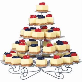 Individual Cheesecakes - I know someone who would love this.  The Groom.  Proud to Plan: Alternatives to a Traditional Wedding Cake Cheesecake Wedding, Cheesecake Wedding Cake, Wedding Cheesecake, Individual Cheesecakes, Cheesecake Squares, Cake Alternatives, Wedding Cake Alternatives, Wedding Cake Pictures, Salty Cake