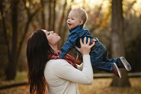 When he’s older, he won’t be fighting kisses from pretty girls.  #aunt #nephew #FamilyPictures Aunt And Nephew Pictures, Aunt And Nephew Photoshoot, Auntie Photoshoot, Hockey Wag, Auntie Ideas, Aunt And Nephew, Aunt Nephew, Auntie Life, Wag Dr