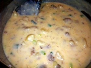 Potato meatloaf soup: delicious AND it's made with leftovers Leftover Meatloaf Soup, Meatloaf Soup, Leftover Meatloaf, Grandma's Recipes, Leftovers Soup, Quick And Easy Soup, Savory Soups, Grandmas Recipes, Cabbage Soup