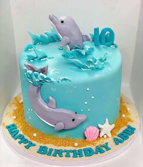 Dolphin Cupcake Cake, Dolphin Cake Ideas, Underwater Birthday Cake, Dolphins Cake, Whale Birthday Cake, Dolphin Birthday Cakes, Cake Covering, Sea Turtle Cake, Dolphin Cake