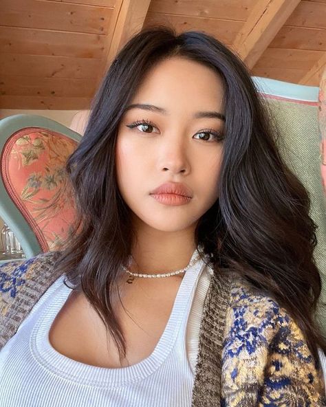 Tan Asian, Live My Best Life, Soft Makeup Looks, My Best Life, Model Face, Grunge Girl, Asian Makeup, Tan Skin, Woman Crush