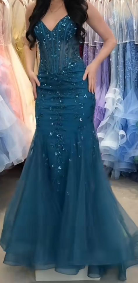 Tral Prom Dress, Prom Dresses Dark Hair, Prom Dress Fishtail, Teal Prom Dresses Black Women, Peacock Blue Prom Dress, Junior Prom Dresses Black Women, Prom Dress Inspiration Sparkle, Dark Turquoise Prom Dress, Tight Fitted Prom Dresses