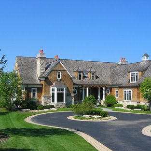 Circle Driveway Landscaping, Circle Driveway, Driveway Entrance Landscaping, Victorian Exterior, Asphalt Driveway, Gravel Driveway, Driveway Entrance, Driveway Design, Driveway Landscaping