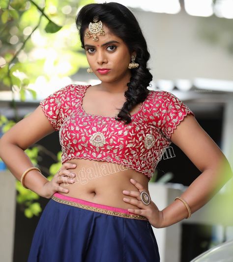 Sameera Reddy g Telugu Heroines, Sameera Reddy, Actress Pics, Lehenga, Photo Shoot, Actresses, Wallpapers, Crop Tops, Women's Top