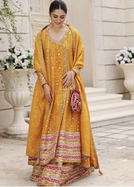 Mayoun Dress, Mayoon Bride, New Winter Collection, Mehndi Outfit, Bridal Suits, Mehndi Dress, Shadi Dresses, Party Wear Dress, Bridal Dresses Pakistan