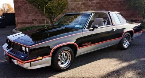 '80s Muscle! 1983 Hurst/Olds Cutlass #ForSale #Hurst, #Oldsmobile - https://barnfinds.com/80s-muscle-1983-hurst-olds-cutlass/ Hurst Car, Hurst Oldsmobile, Classic Cars Usa, General Motors Cars, Olds 442, Camaro Car, Oldsmobile Cutlass Supreme, Oldsmobile 442, Cars Usa