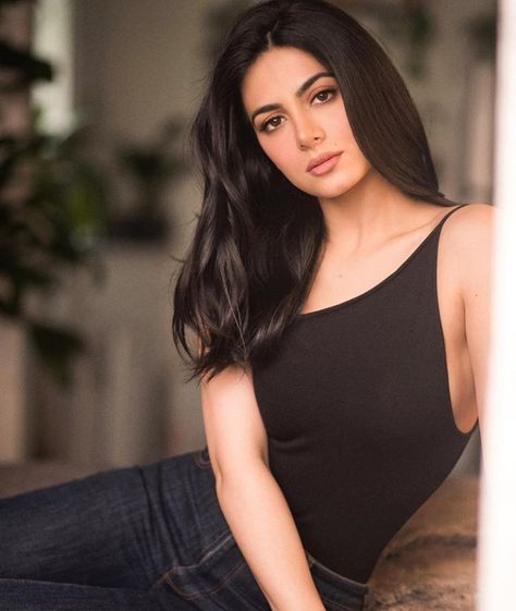 Emeraude Toubia📸♥ Brunette Actresses, Brunettes, Shadowhunters, Beauty Face, Stylish Girl, Beauty Women, Asian Beauty, A Woman, Wattpad