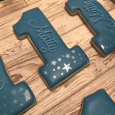 SweetSophies on Instagram: “1st Birthday cookies #number1cookies #birthdaycookies #royalicing #sugarcookies #personalizedcookies” 1 Cookies Number, 1st Birthday Cookies, Personalized Cookies, Cut Out Cookies, Cookies Decorated, Birthday Cookies, Sugar Cookies Decorated, Royal Icing, Number 1