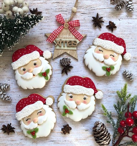 Santa Is Coming to Town Santa Cookies Decorated, Santa Sugar Cookies, Creative Sweets, Santa Is Coming To Town, Christmas Sugar Cookies Decorated, Pie Decoration, Teddy Bear Cookies, Santa Is Coming, Cookie Christmas