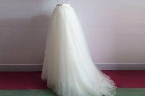 How-to-Make-a-Long-Tulle-Skirt-for-Wedding-Dress Skirt For Wedding Dress, Tulle Skirt Pattern, Tulle Dress Diy, Diy Wedding Dress Patterns, Skirt For Wedding, Wedding Dress Overskirt, Diy Tulle Skirt, Tulle Skirt Wedding Dress, Tulle Skirt Tutorial