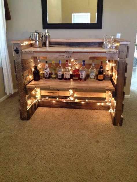 Bar aus Paletten Bar Con Pallet, Palet Bar, Bar Pallet, Bar En Palette, Do It Yourself Decoration, Pallet Bar Diy, Rustic Wedding Decorations, Pallet Bar, Easy Wood