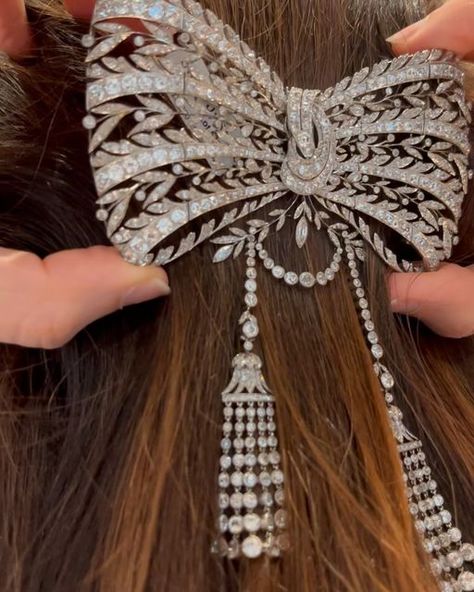 Milena Lazazzera on Instagram: "Bad Hair Day? Just add a Cartier diamond bow 💃🏻available at @sothebysjewels #hairjewellery #hairjewelry #hairstyleideas #diamondbow #vintagecartier #cartierjewelry #cartierdiamonds" Cartier Diamond, Diamond Bows, Cartier Jewelry, Brooch Jewelry, Body Chain Jewelry, Bad Hair Day, Body Hair, Bad Hair, Hair Day