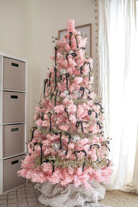 How to Decorate a Tree for New Year’s Eve - amanda hamman - let's make something pretty! Disco Tree, Nye Decor, Nye Decorations, Eyelash Yarn, Pink Christmas Tree, Disco Balls, Gingerbread Houses, Diy Clock, New Year’s Eve