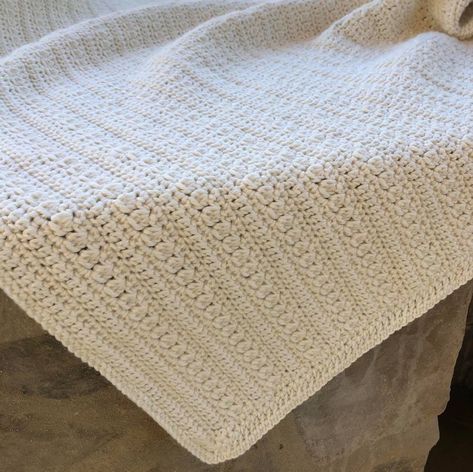 Kristin's Precious Baby Blanket - ELK Studio - Handcrafted Crochet Designs Crochet Blanket Pattern Easy, Crocheted Blanket, Easy Crochet Blanket, Crochet Blanket Designs, Crochet Baby Blankets, Blanket Crochet Pattern, Manta Crochet, Knitted Baby Blankets, Afghan Crochet