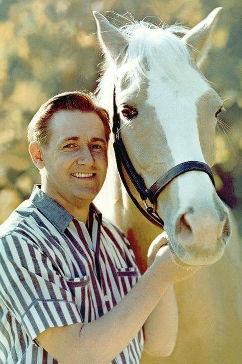 Mr Ed, Colorized History, Mister Ed, Alan Young, Classic Comedies, Tv Icon, Tv Land, Old Shows, Famous Movies