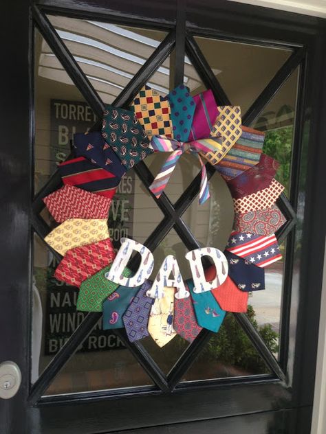 Crafty Mama Tie wreath Father's Day necktie wreath Dads day project Crafts with ties Repurposed Ties, Tie Ornaments, Tie Wreath, Necktie Projects, Tie Projects, Pink Kids Bedrooms, Succulents Wall, Quotes Girlfriend, Art Parties