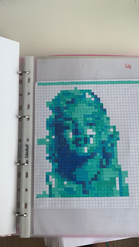 Marylin Monroe Pixel Art, Marilyn Monroe Pixel Art, Pixel Art Ideas Simple, Angel Sculpture Art, Marilyn Monroe Drawing, Square Drawing, Graph Paper Drawings, Easy Pixel Art, Pixel Drawing