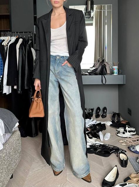 Italian Summer Outfits, High Wasted Jeans, Fall 2024 Fashion, Look Jean, 2024 Fashion Trends, All Jeans, Italian Summer, Outfit Look, Thanksgiving Outfit