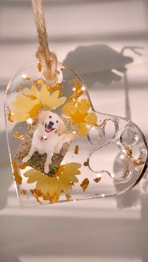 Crafts To Do With Your Dog, Pet Keepsake Ideas, Epoxy Dog Tags, Resin Design Ideas, Resin Animals, Dogs Heart, Resin Jewelry Tutorial, King Craft, Paw Jewelry