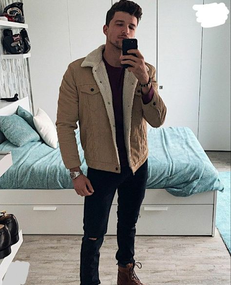 Mens Teddy Jacket, Tan Sherpa Jacket Outfit, Sherpa Jacket Outfit Men, Club Outfits Men, Sherpa Jacket Outfit, Winter Menswear, Brown Jacket Men, Lookbook Inspiration, Casual Activewear