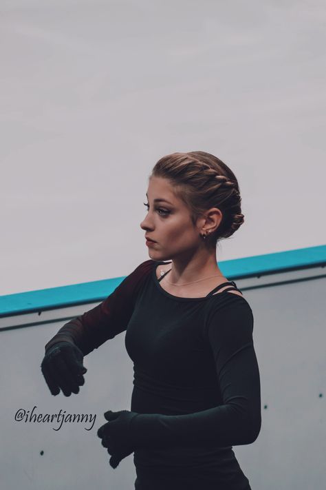 Figure Skating Hair Styles, Hairstyles For Ballet Practice, Ice Skater Hairstyles, Ice Skating Competition Hairstyles, Aliona Kostornaia Aesthetic, Hairstyles For Figure Skating, Figure Skating Competition Hair, Figure Skating Hairstyles Competition, Figure Skating Hairstyles