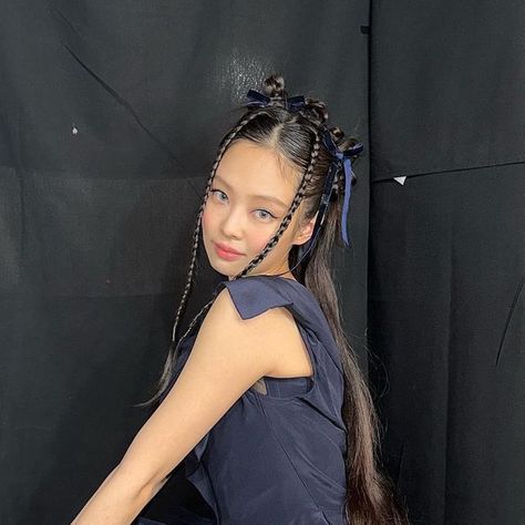 Kim Hair, Performance Hairstyles, Asian Haircut, Hair Style Korea, Dance Hairstyles, Ribbon Hairstyle, Haircuts For Medium Hair, Hair Stylist Life, Sleek Hairstyles