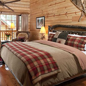 Lodge Style Bedroom, Cabin Style Bedroom, Rustic Cabin Bedroom, Cabin Bedroom Decor, Plain Bedroom, Rustic Bedrooms, Rustic Style Bedroom, Rustic Bedroom Ideas, Lodge Bedroom